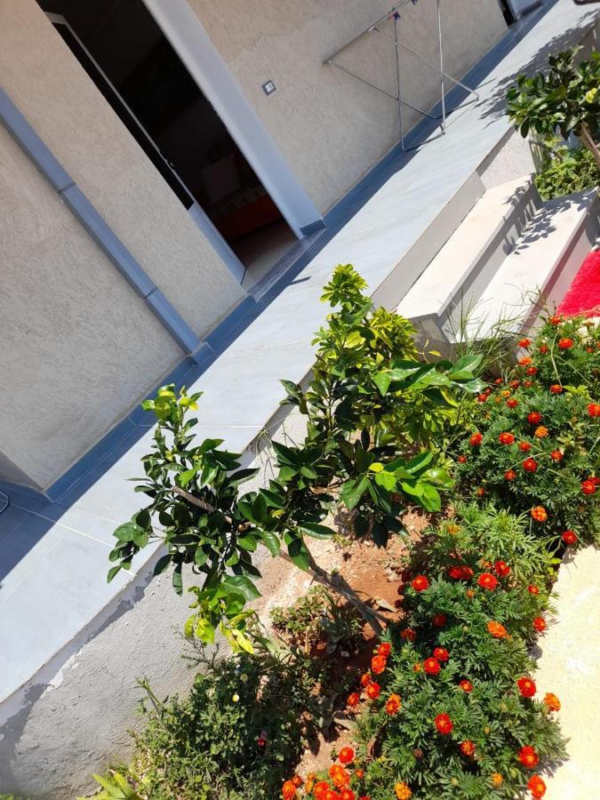 Rey Garden Villa فلورا المظهر الخارجي الصورة