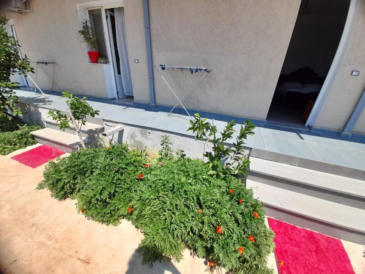 Rey Garden Villa فلورا المظهر الخارجي الصورة